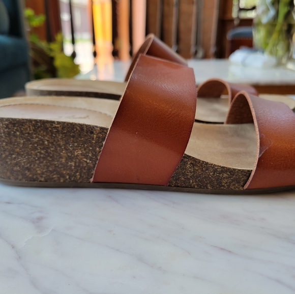 Basic Brown Leather Sandals - Picture 4 of 4